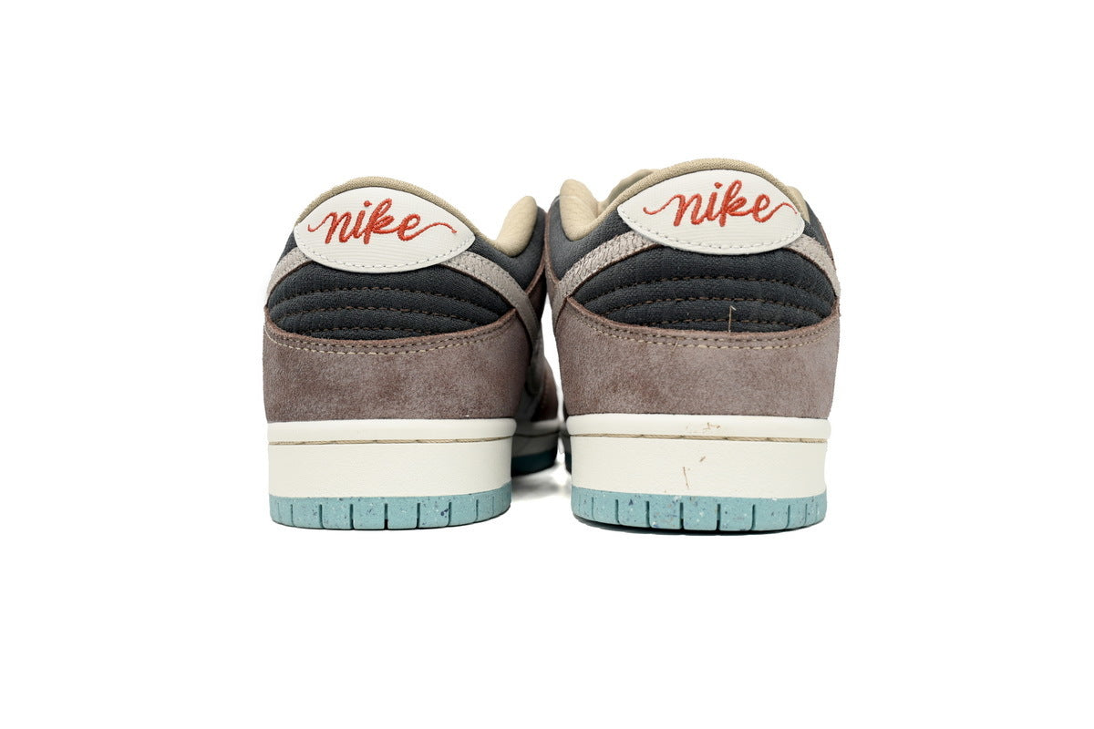 Nike SB Dunk Low ‘’Big Money Savings‘