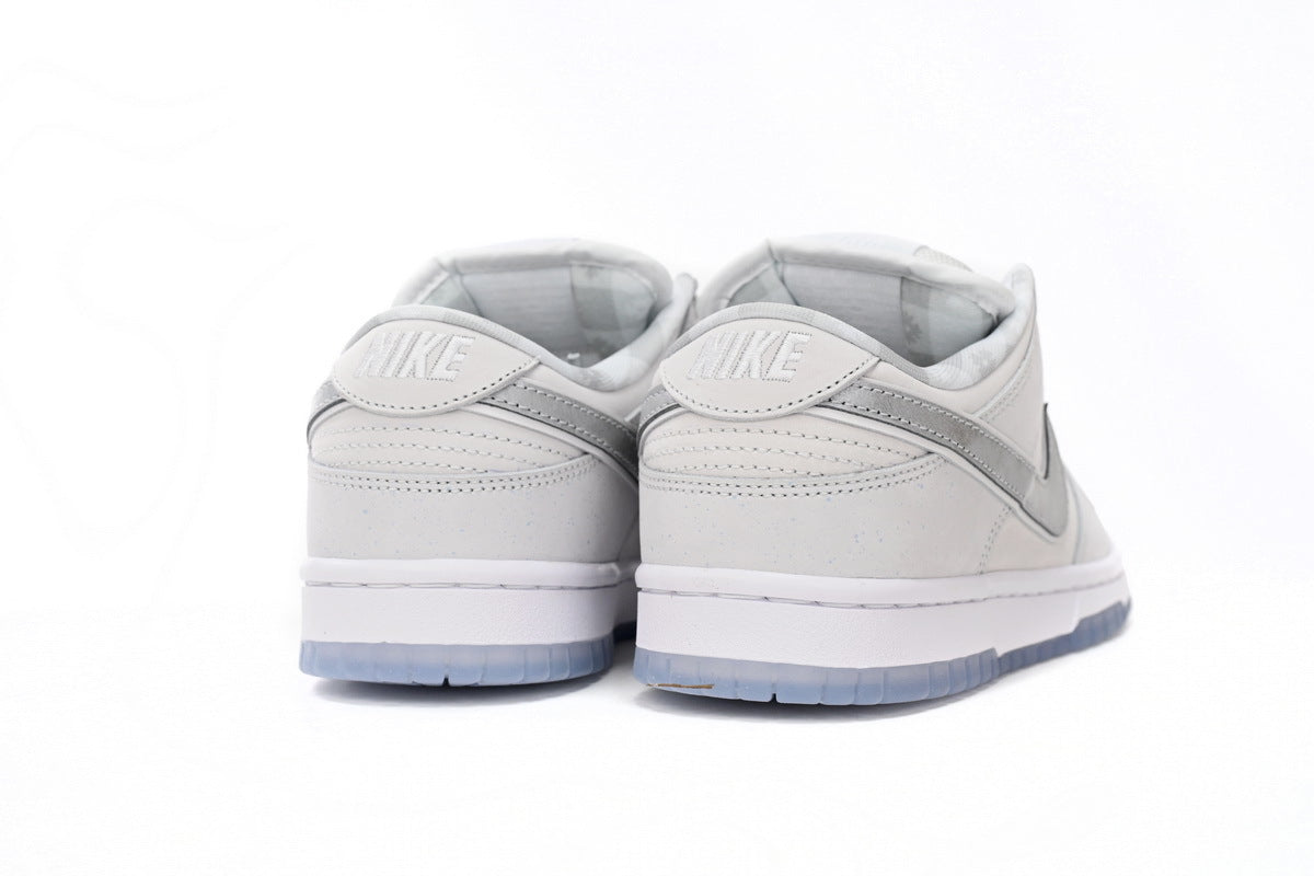 CONCEPTS × Nike Dunk SB Low ’White Lobster