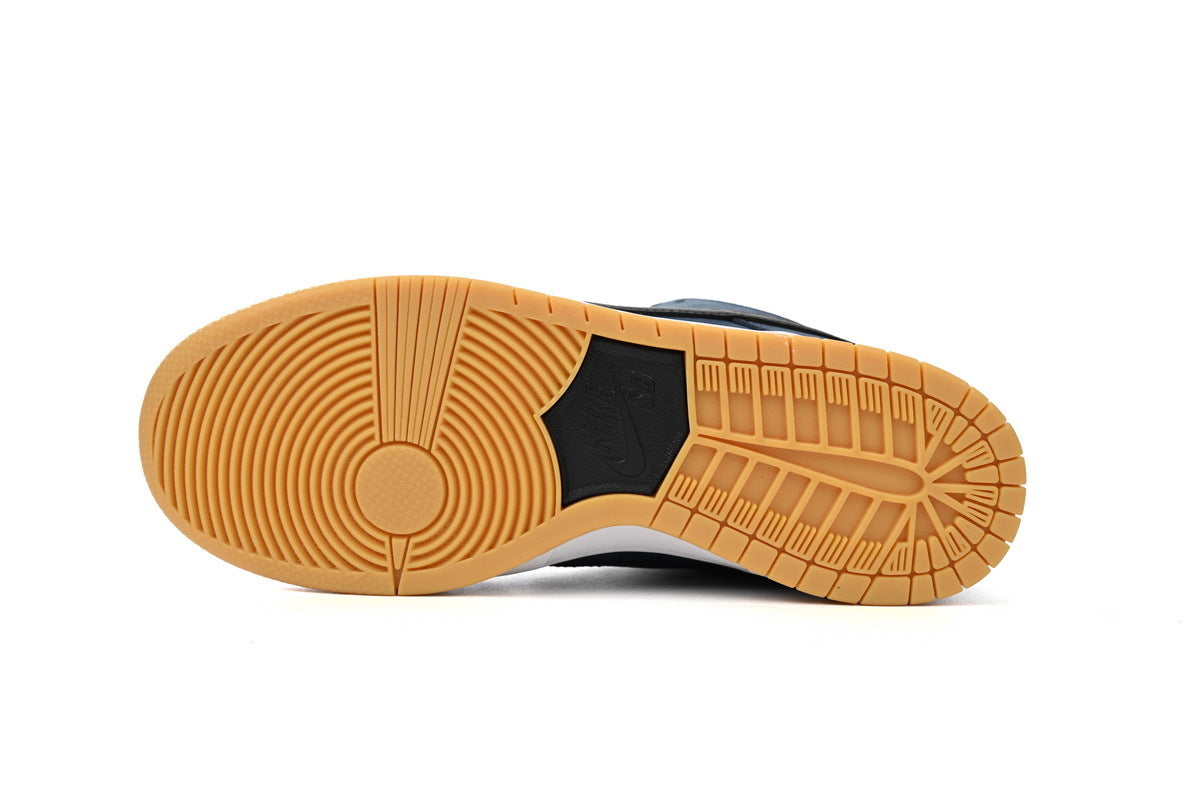 Nike SB Dunk Low Pro ‘’Navy Gum