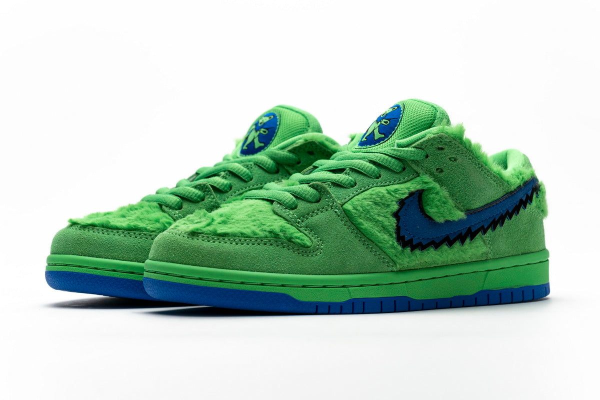 Grateful Dead x Nike SB Dunk Low “Green Bear”