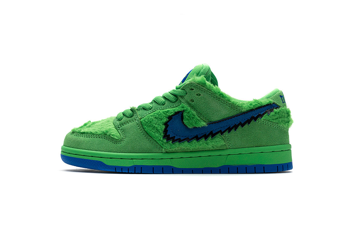 Grateful Dead x Nike SB Dunk Low “Green Bear”