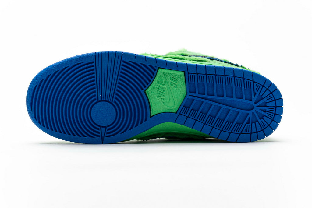 Grateful Dead x Nike SB Dunk Low “Green Bear”