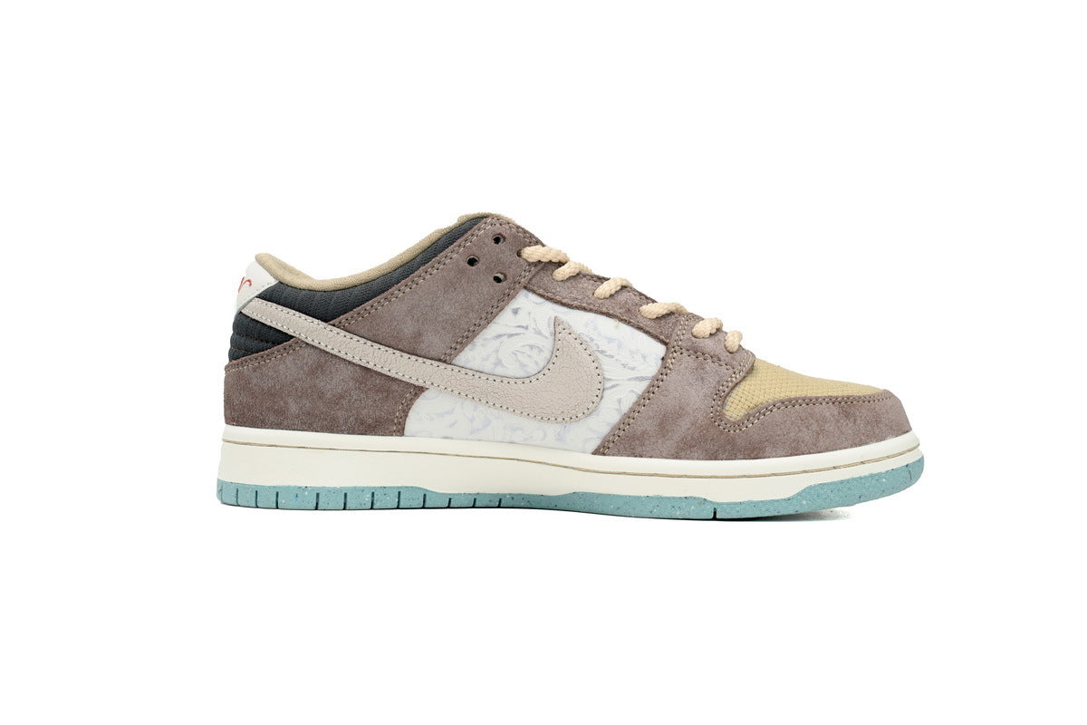 Nike SB Dunk Low ‘’Big Money Savings‘